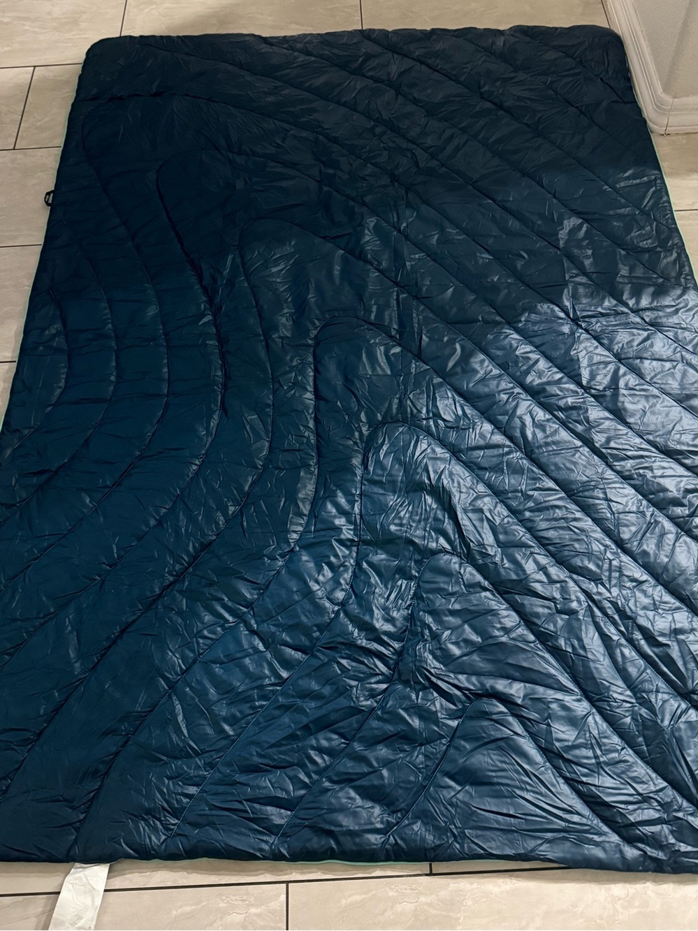 Rumpl Puffy Blanket Ocean Fade Quilted Comforter 52x75